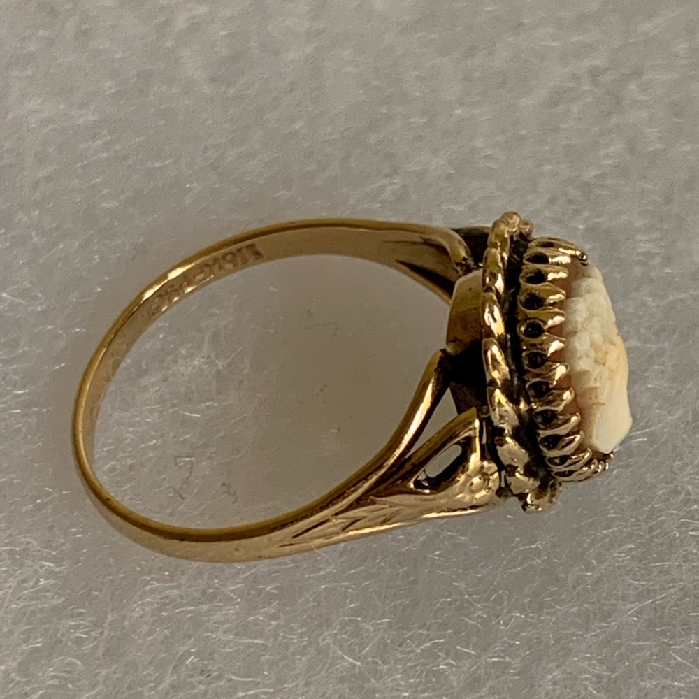 Vintage 10k gold carved cameo ring - Picture 2 of 4
